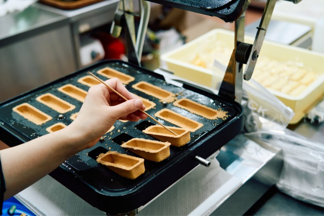 タルトの成形焼成機